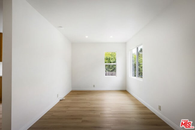 Building Photo - 1720 N Ave 45