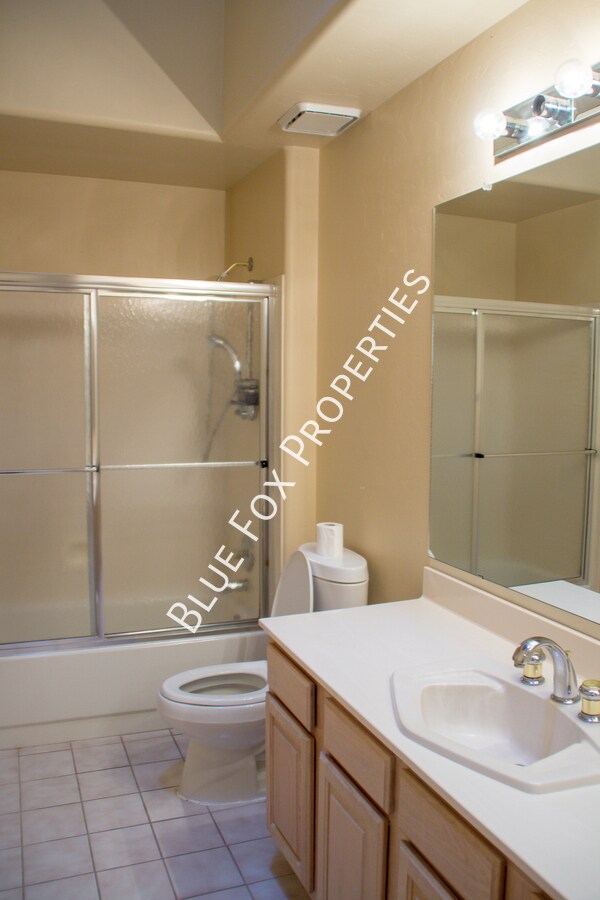 Building Photo - 4131 E Hawks Wing Dr