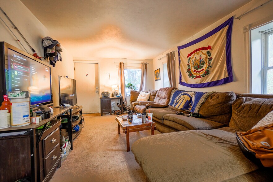 Building Photo - 1004 College Ave