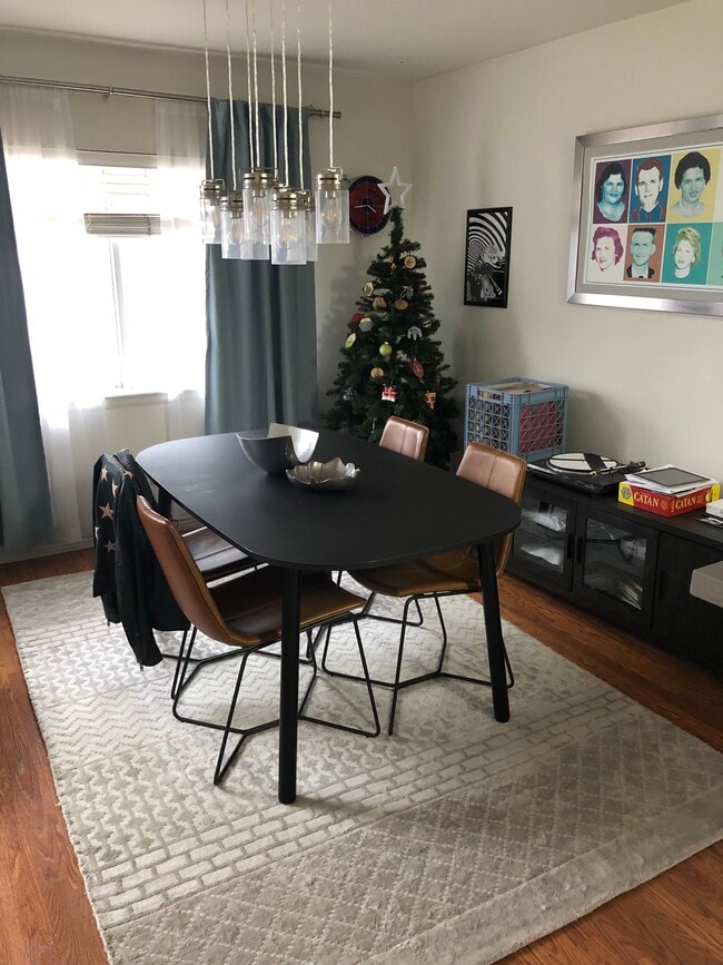 Building Photo - Private Room/Bathroom in Townhouse Arvada/Westminster