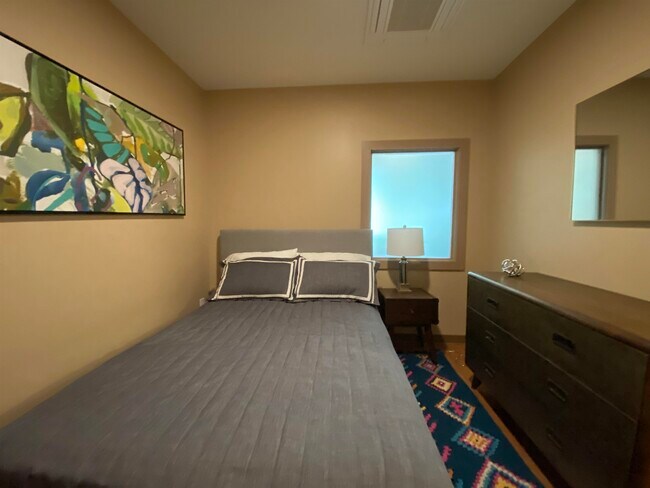 Building Photo - 83 Hanover St