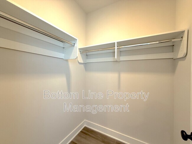 Building Photo - 627 W Tremont Ave