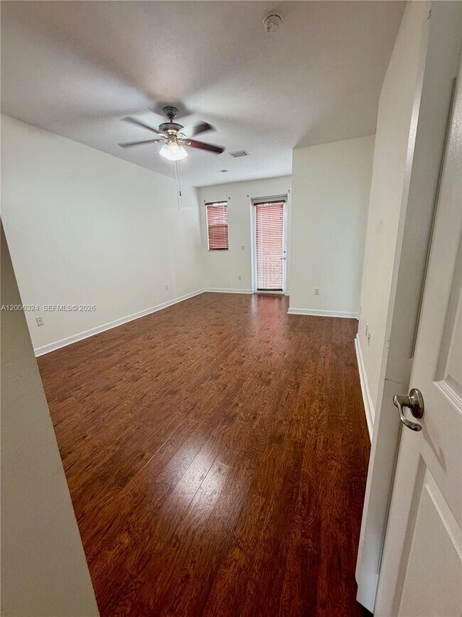 Building Photo - 10747 NW 76th Ln