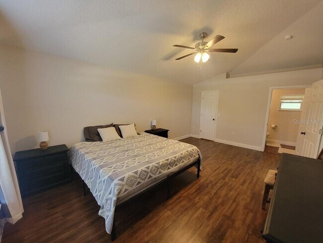 Building Photo - 6371 Shadydale Ave