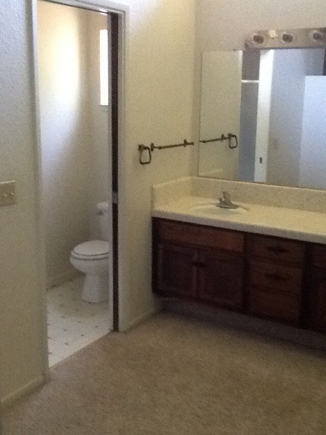 Building Photo - 400 Basswood Ln