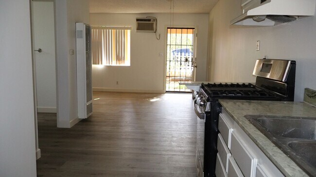 Building Photo - 1 bedroom 1 bath single level apartment in El Cajon City