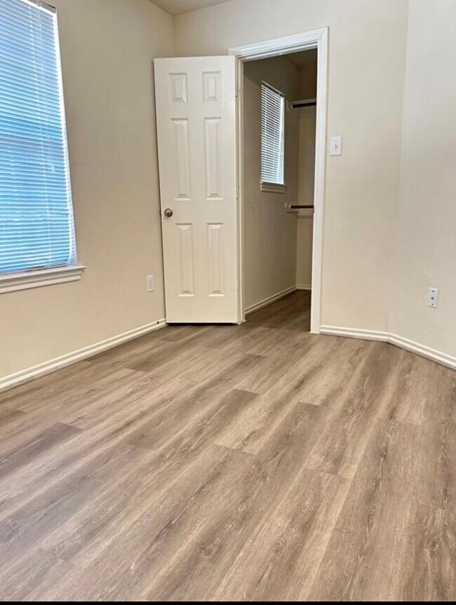Building Photo - 12430 Oriole Lake Way