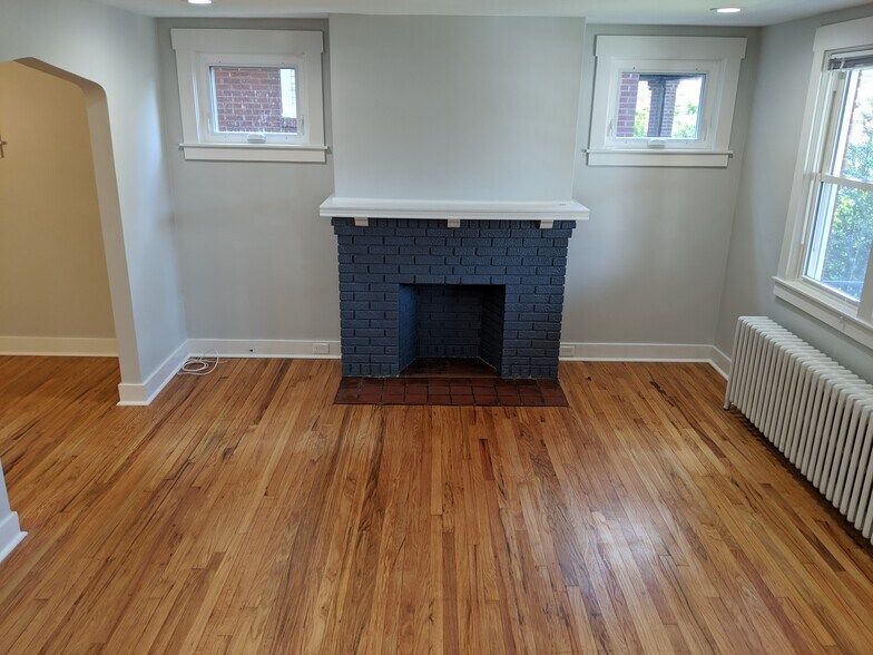 Building Photo - 1006 Flemington St