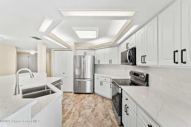 Building Photo - 821 Del Rio Way