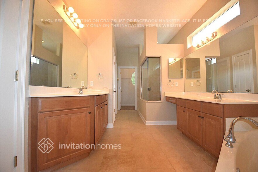 Building Photo - 2934 Park Meadow Dr