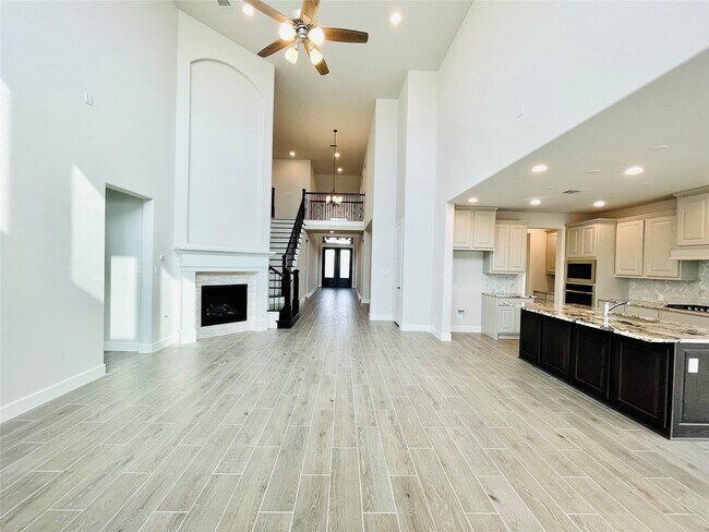 Building Photo - 596 Santa Rosa Hls Dr