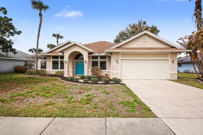 Building Photo - Canal front home!