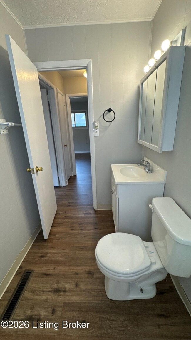 Building Photo - 3122 Commander Dr