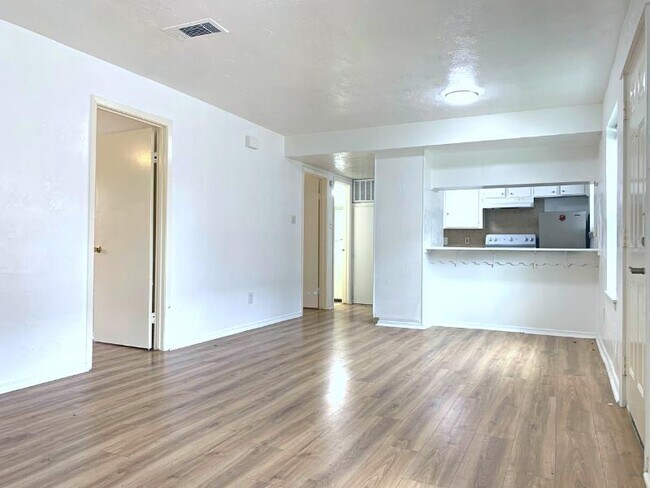 Building Photo - 1034 W. Village Court