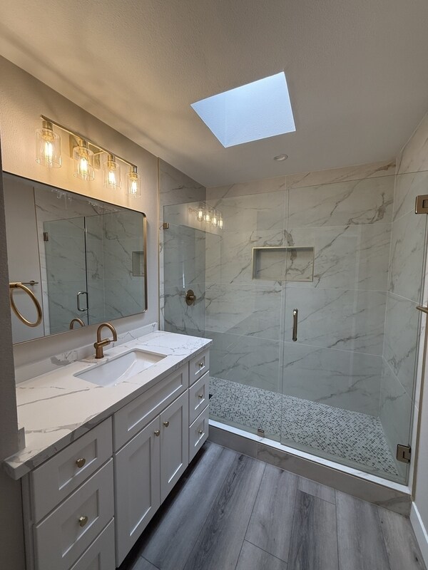 Building Photo - 7629 Girard Ave