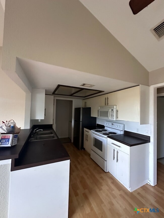 Building Photo - 1013 Chestnut St