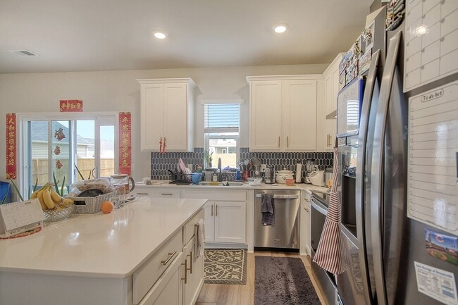 Building Photo - Spacious Moncks Corner Home