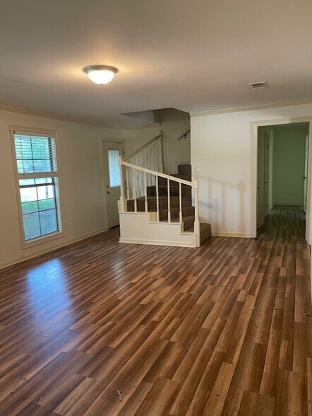 Building Photo - 9133 Shadow Bluff Ave