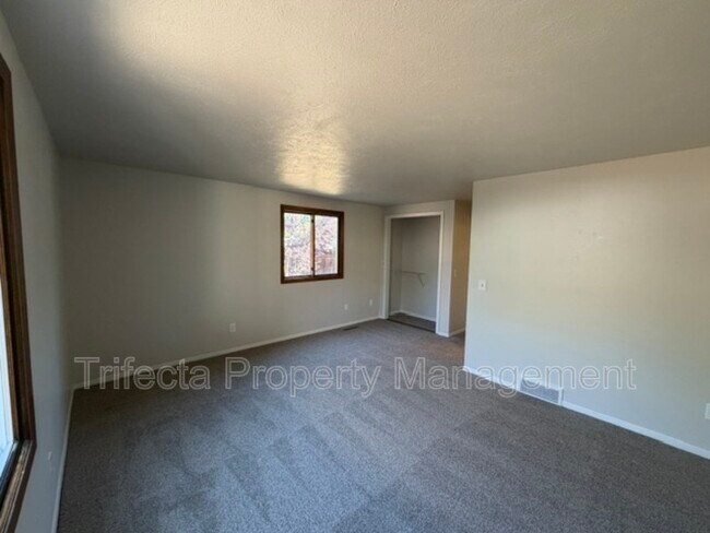 Building Photo - 3313 Dunbar Ave