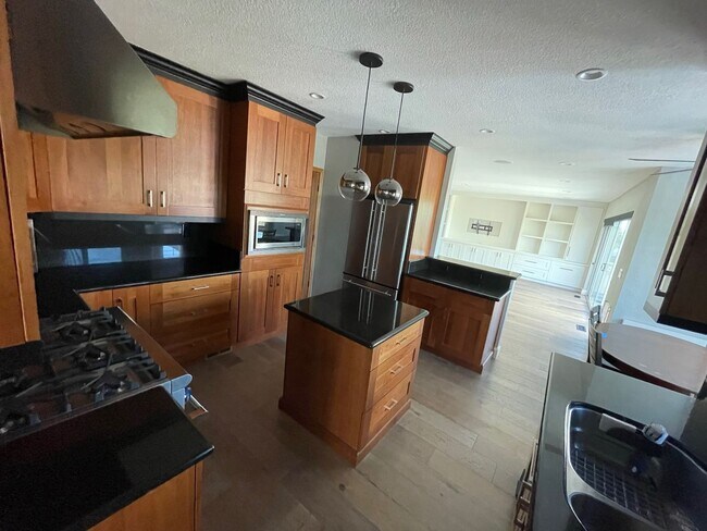 Building Photo - $6,950 - Canyon Lakes Luxury 4BR – Designer Upgrades, Wine Bar & Best Views in San Ramon
