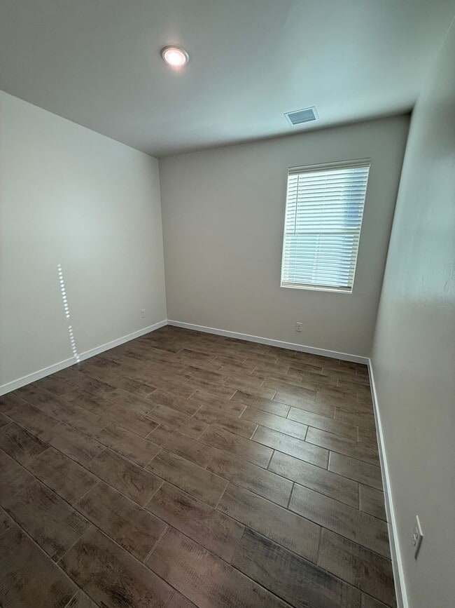 Building Photo - 5008 Sand Strm Rd