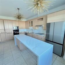 Building Photo - 300 S Pointe Dr