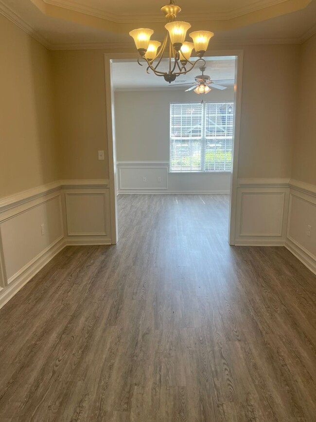 Building Photo - Beautiful Townhome Across Street From Jones Creek Golf Club