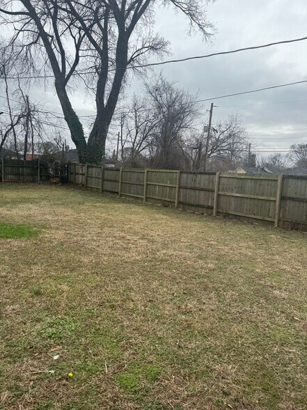 Building Photo - 694 Hamilton St