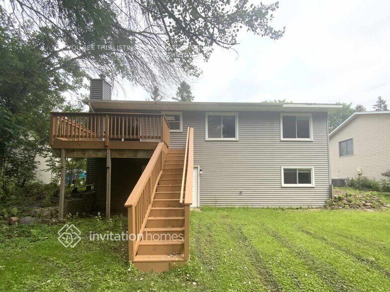 Building Photo - 7595 Springbrook Ln