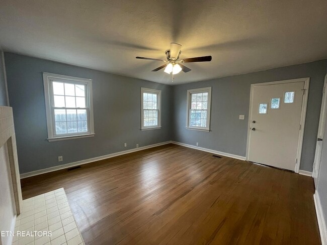 Building Photo - 937 Shamrock Ave