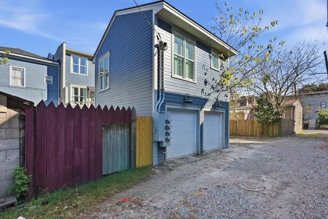 Building Photo - 309 Lorch St