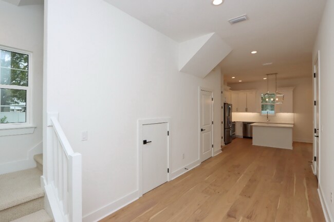 Building Photo - 3722 W Mango Ave