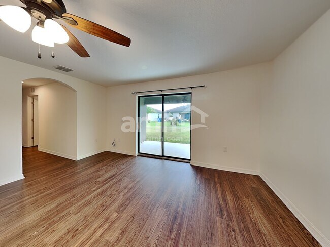 Building Photo - 733 Chatham Walk