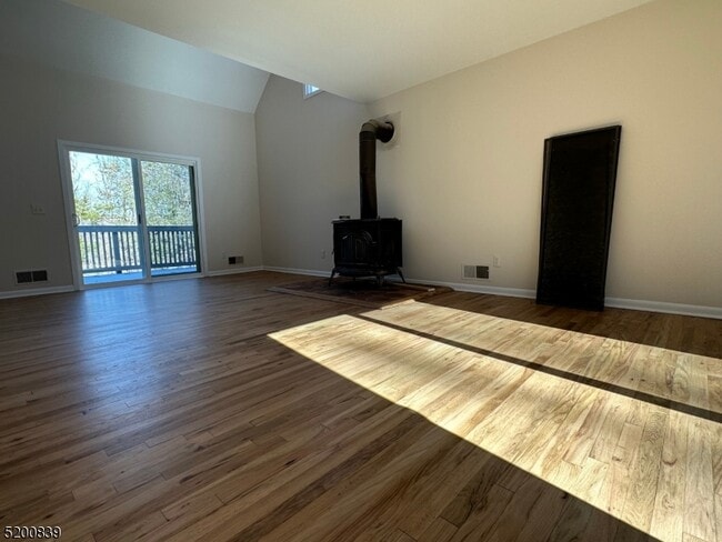 Building Photo - 54 Water St