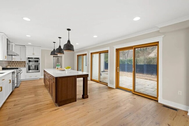 Building Photo - 5 Bed 5 Bath Single Family Home in Edgeworth