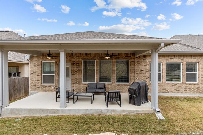 Building Photo - 1318 Tabuenfeld - Excellent, Clean Home, N...