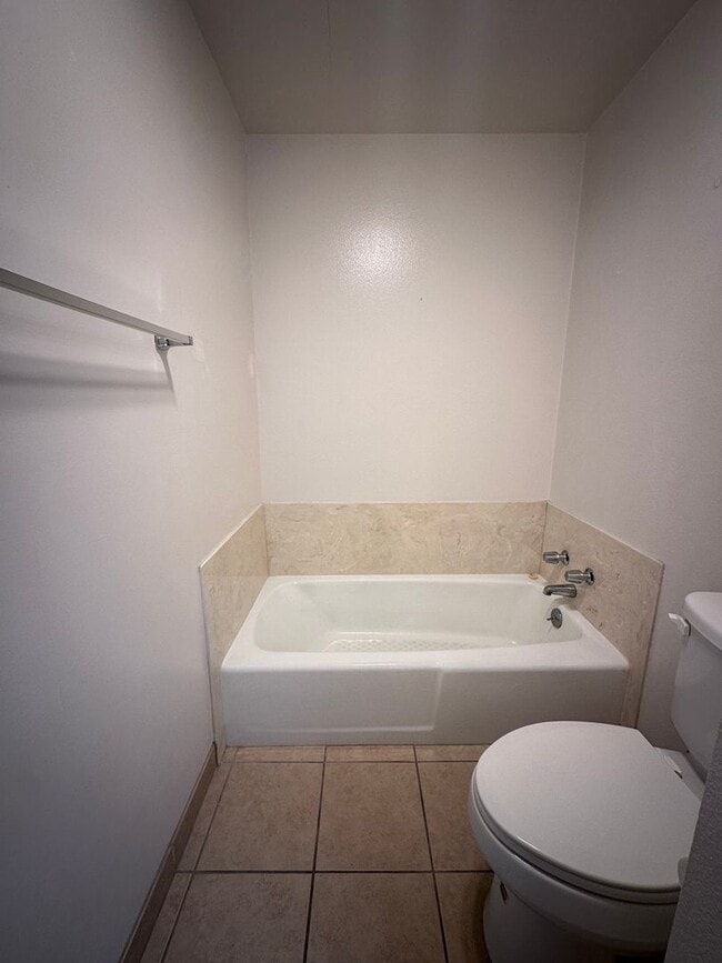 Building Photo - NW Visalia Home Coming Soon!