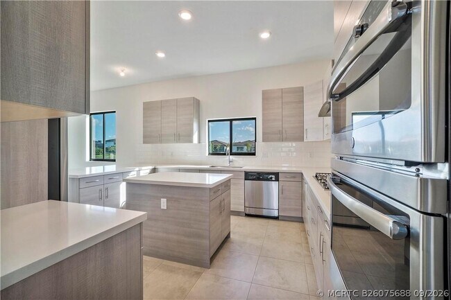 Building Photo - 10870 Oceano Wy