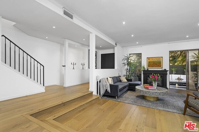 Building Photo - 2237 Century Hill