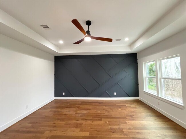 Building Photo - 3038 Webster St