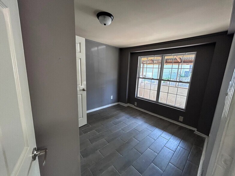 Building Photo - 1320 Brown St