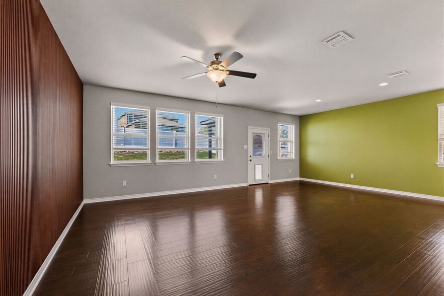 Building Photo - 5809 Lehman Way