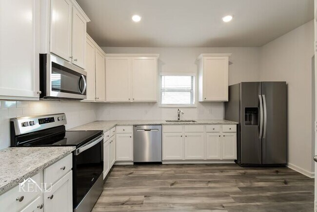 Building Photo - 1100 Wheatfield Ln