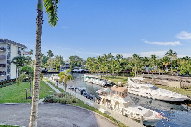 Building Photo - 1301 River Reach Dr