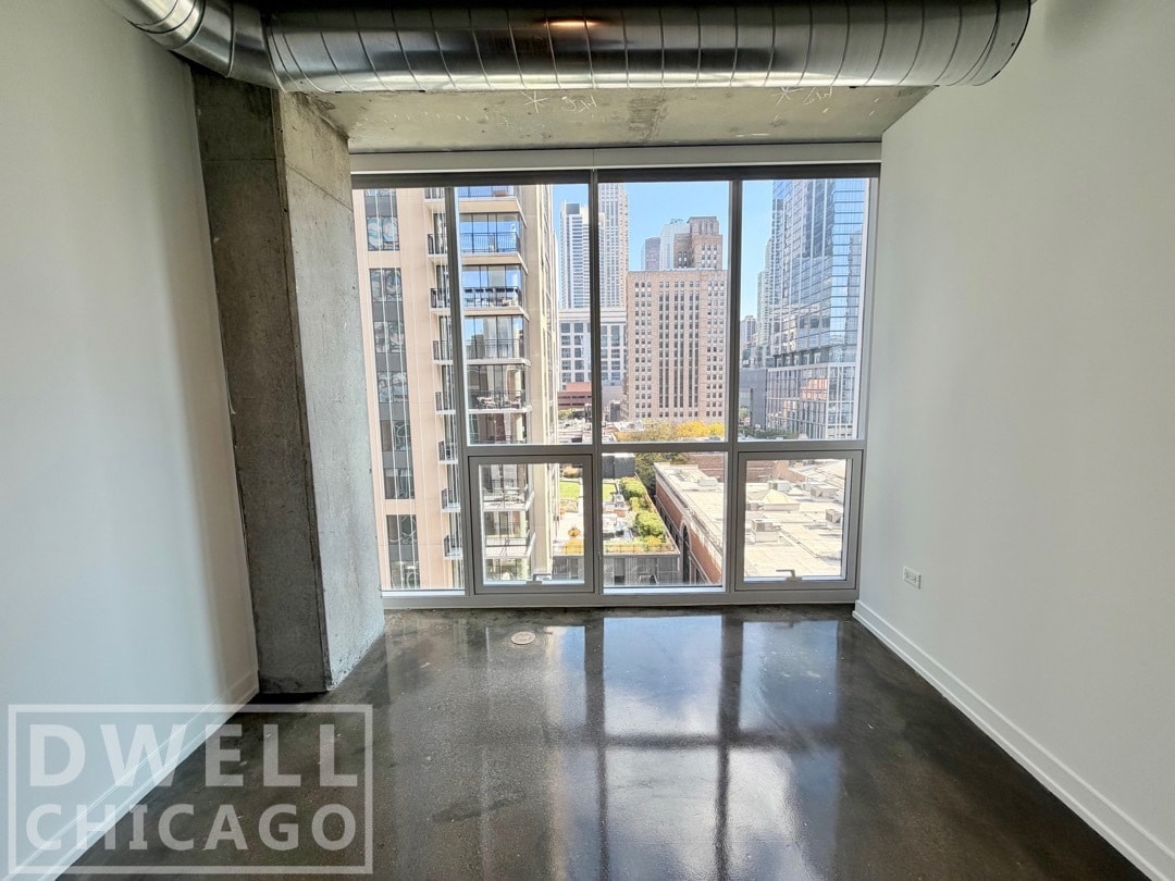 Building Photo - 110 W Chicago Ave