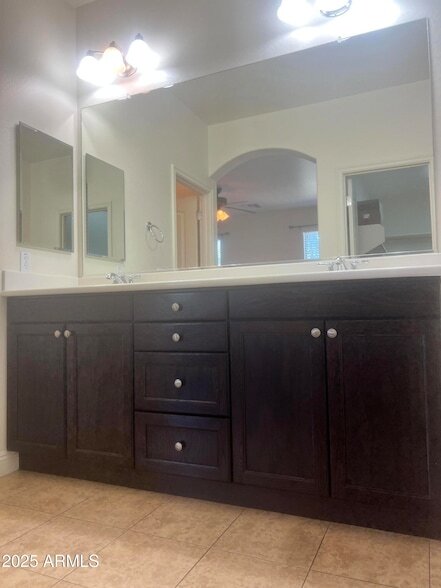 Building Photo - 36018 N Richardson Dr