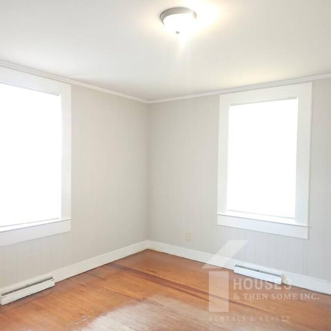 Building Photo - 263 Beacon St