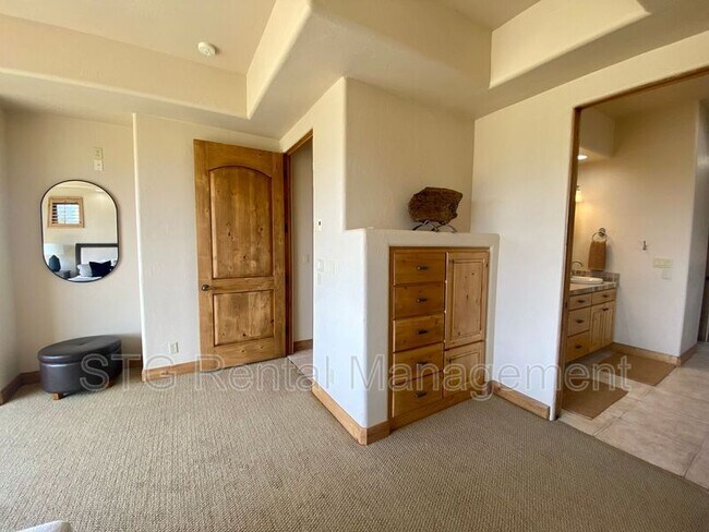 Building Photo - 2336 2336 W Entrada Trail