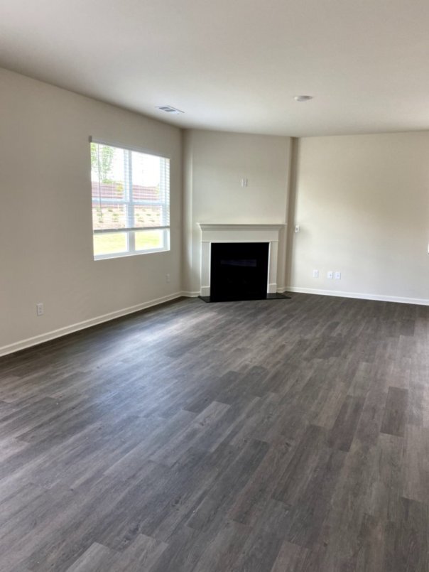 Building Photo - 5420 BARBERRY AVENUE