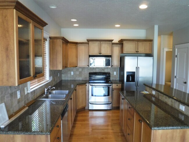 Building Photo - Beautiful 3 bed 2.5 bath home in the Cobblefield Crossing Subdivision in Meridian.